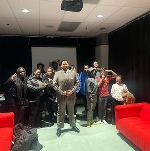 Meet your Posher, Louis